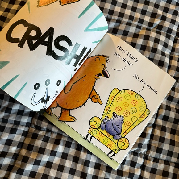 6/$25•THAT’S (NOT) MINE• BOOK - Picture 6 of 7